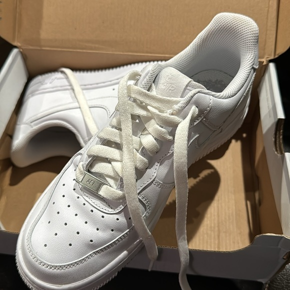 Nike Women's Gymnastics Shoes - Picture 4 of 9